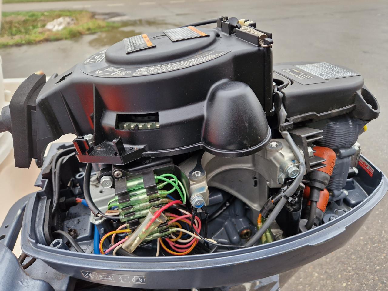 ELAN 401 met Yamaha 8 pk 4-takt en PEGA trailer. Compleet set € 2850,-