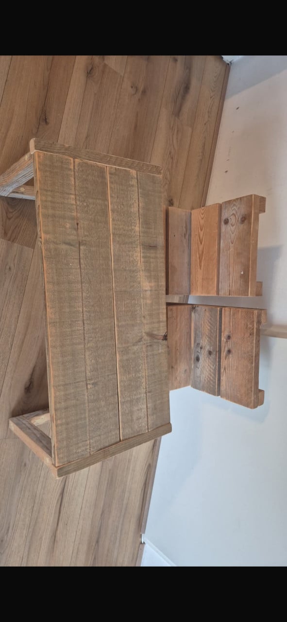 Steigerhouten kinder bureau + stoelen