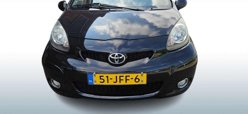 Toyota Aygo 1.0-12v 5drs comfort navigator / nl auto / nap