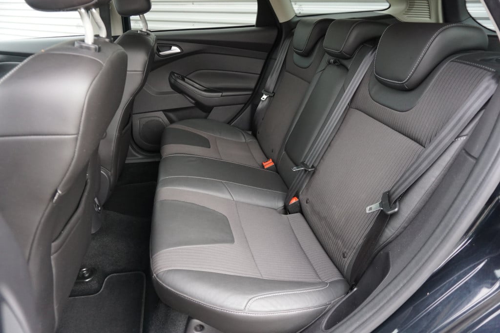 Ford Focus wagon 1.0 ecoboost lease titanium climate / navi / cruise / elek