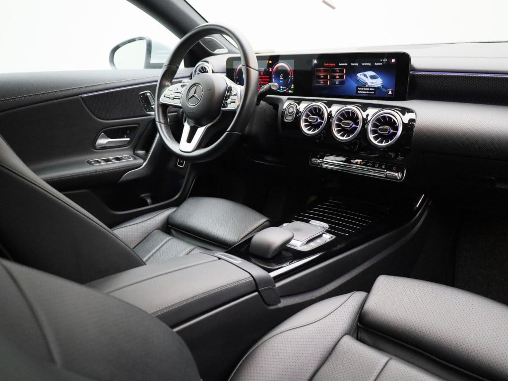 Mercedes-Benz Cla 250 e business solution luxury limited | automaat | lmv |