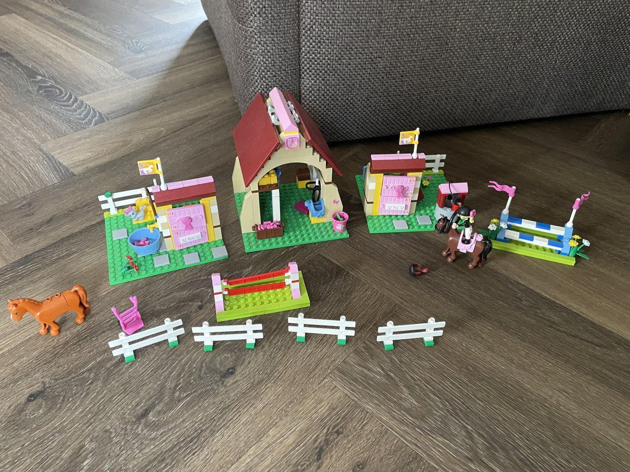 Lego Friends: Heartlake paardenstal 3189