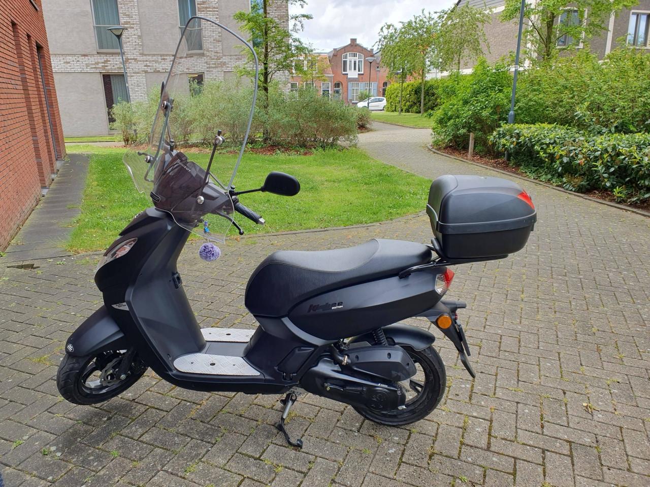 Peugeot Kisbee black edition