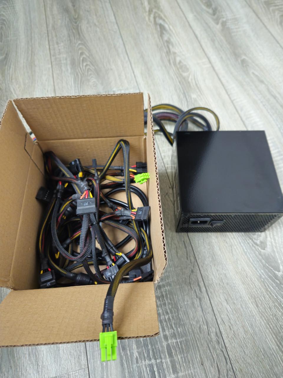 Coolermaster 520W voeding