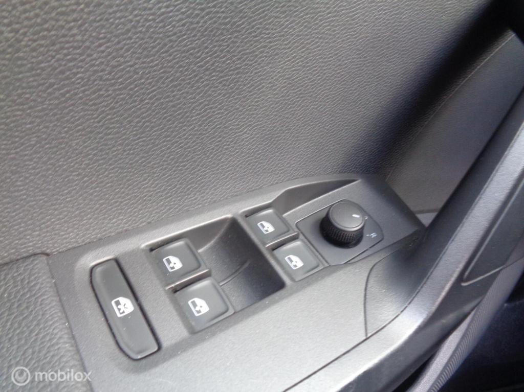 Seat Ibiza 1.0 mpi style/airco/apple carplay android auto/lm velgen/pdc/cru