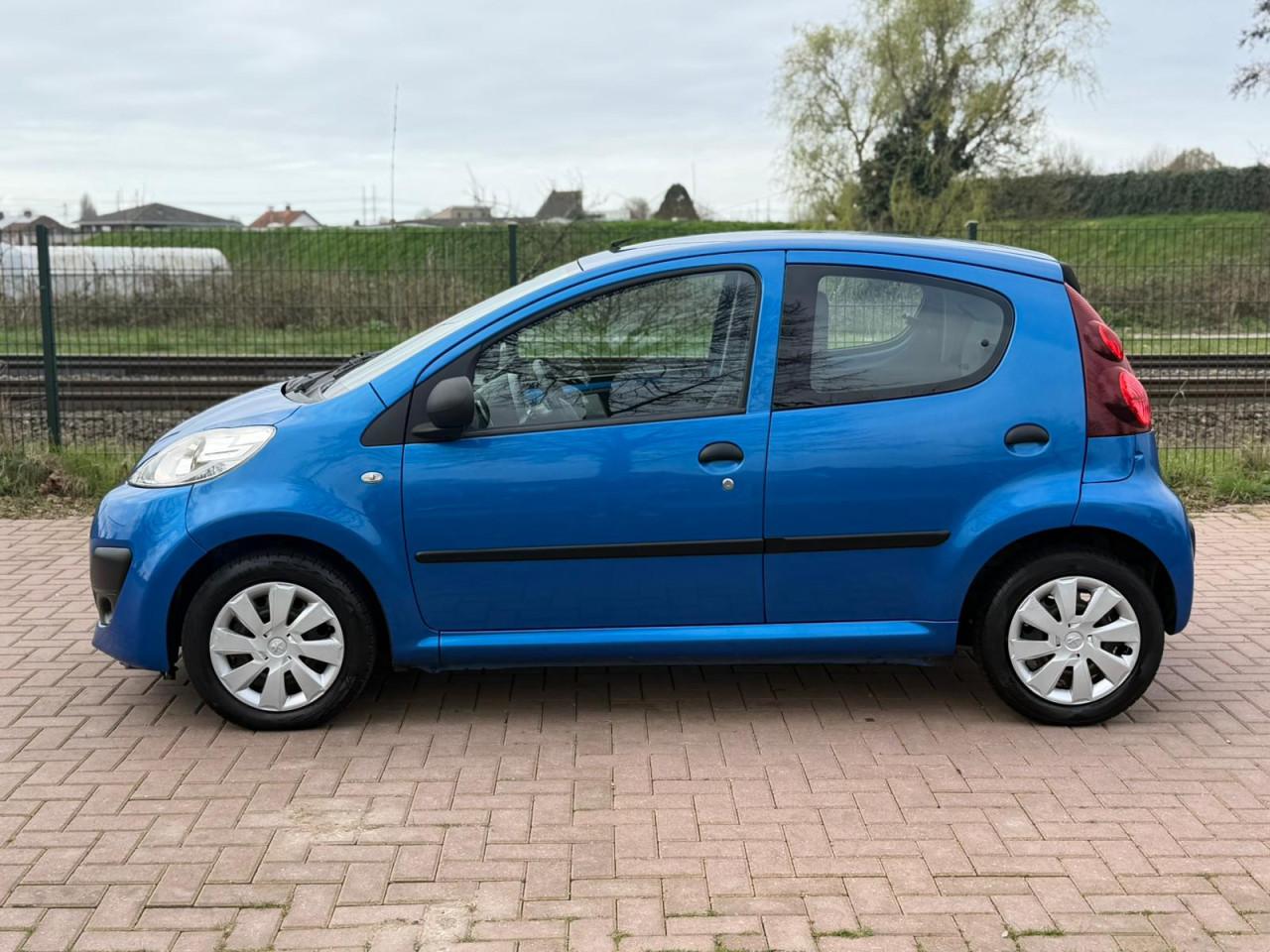Peugeot 107 1.0 Access  uit 2013 5-Deurs met AIRCO | NETTE AUTO | APK 03/27
