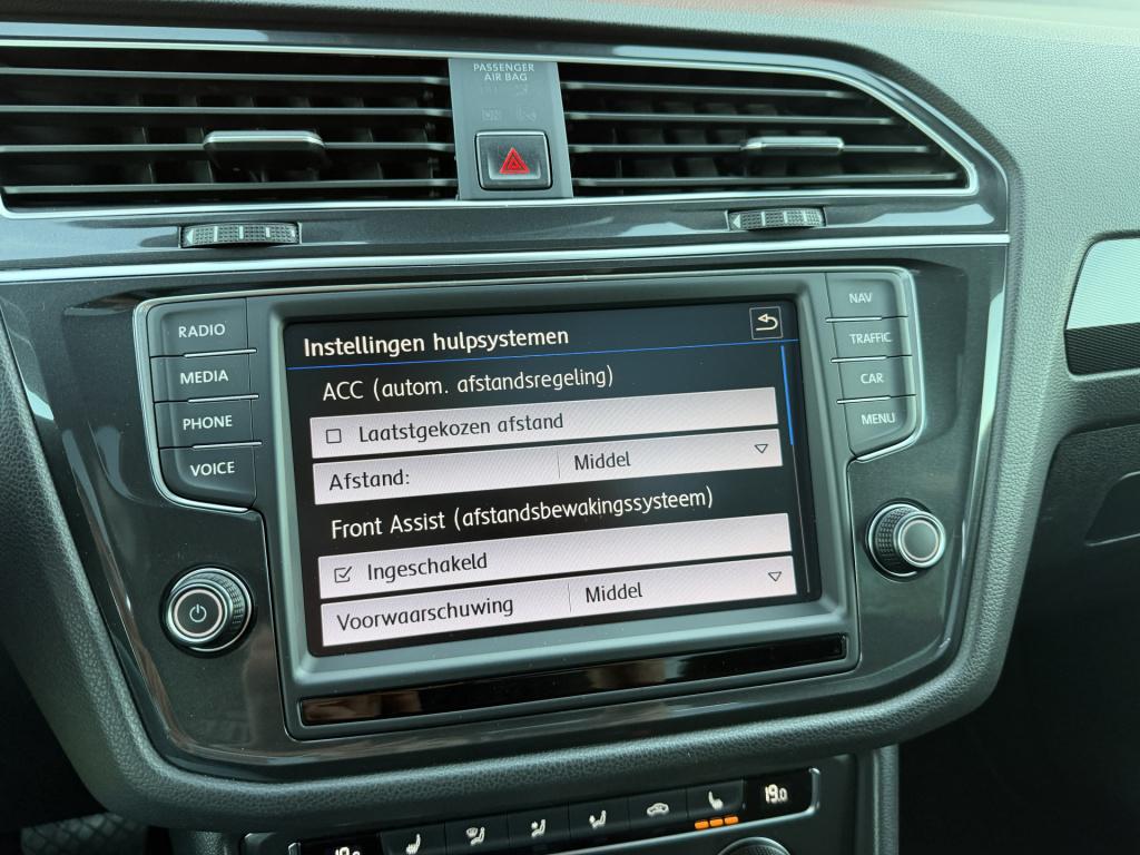 Volkswagen Tiguan 2.0 tsi 4motion highline | pano | acc | carplay | rijklaa