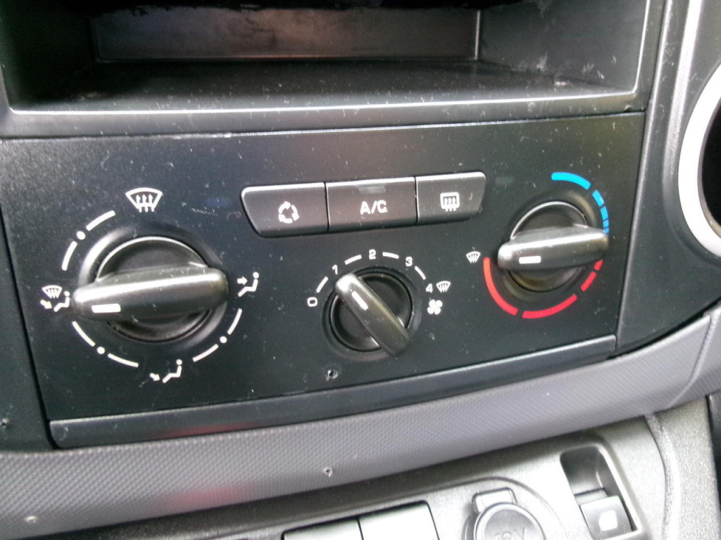 Citroen Berlingo 1.6 e-hdi 90pk club 3-zits, airco, cr.contr.