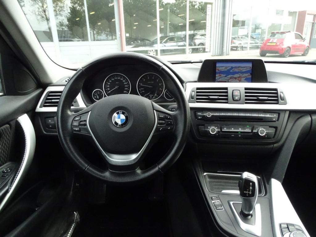BMW 3-serie 320i executive automaat | 18" | afn. trekhaak | bluetooth