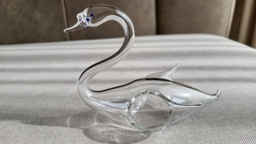 Beeldje zwaan mondgeblazen glas 12 x 8 x 11 cm