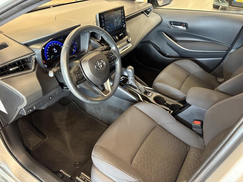 Toyota Corolla Touring Sports 2.0 hybrid first ed.
