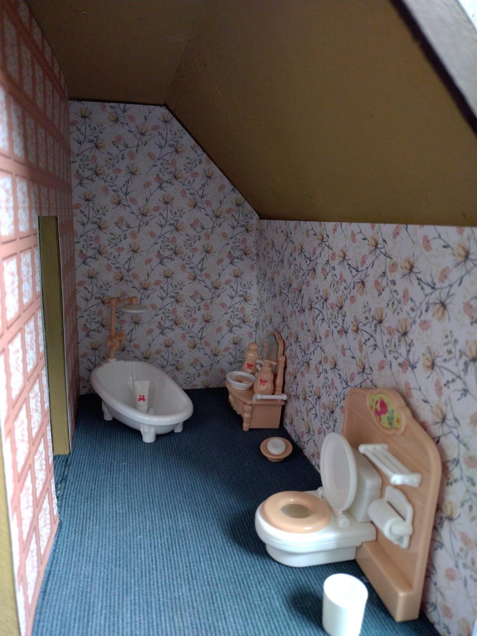 Leuk en groot houten poppenhuis inclusief meubels en poppen 80 x 80