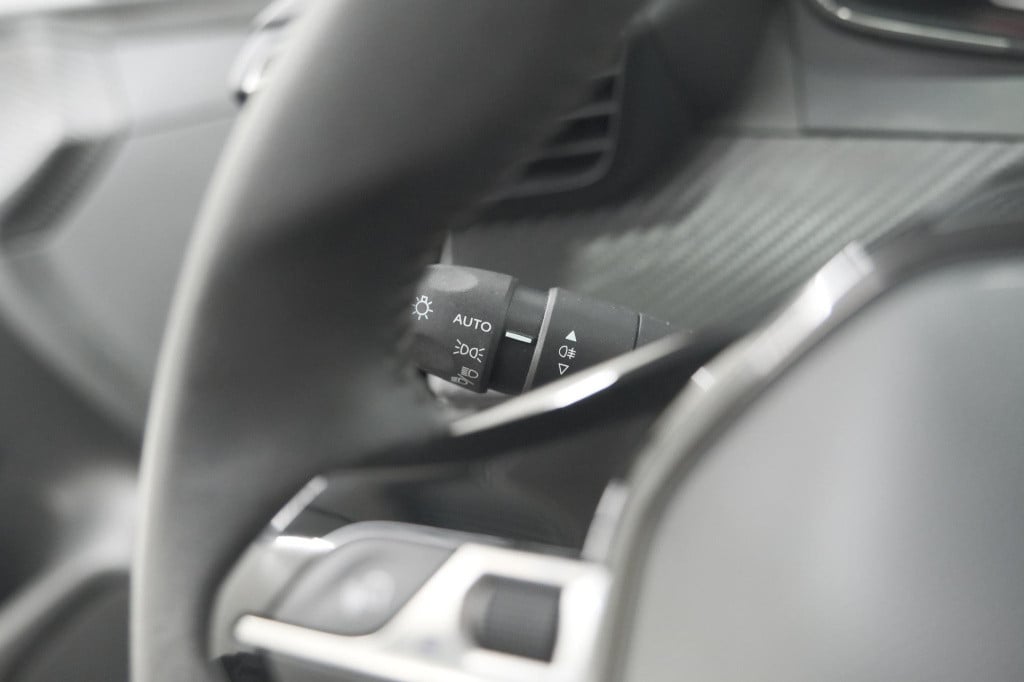 Peugeot 208 puretech 75 active | apple carplay | cruise control | airco