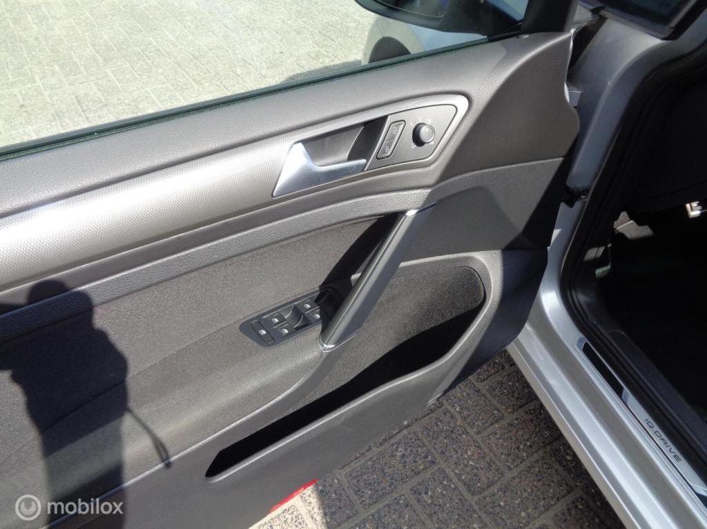 Volkswagen Golf 1.5 tsi iq-drive/airco/ecc/panorama dak/led/navi/carplay/lm