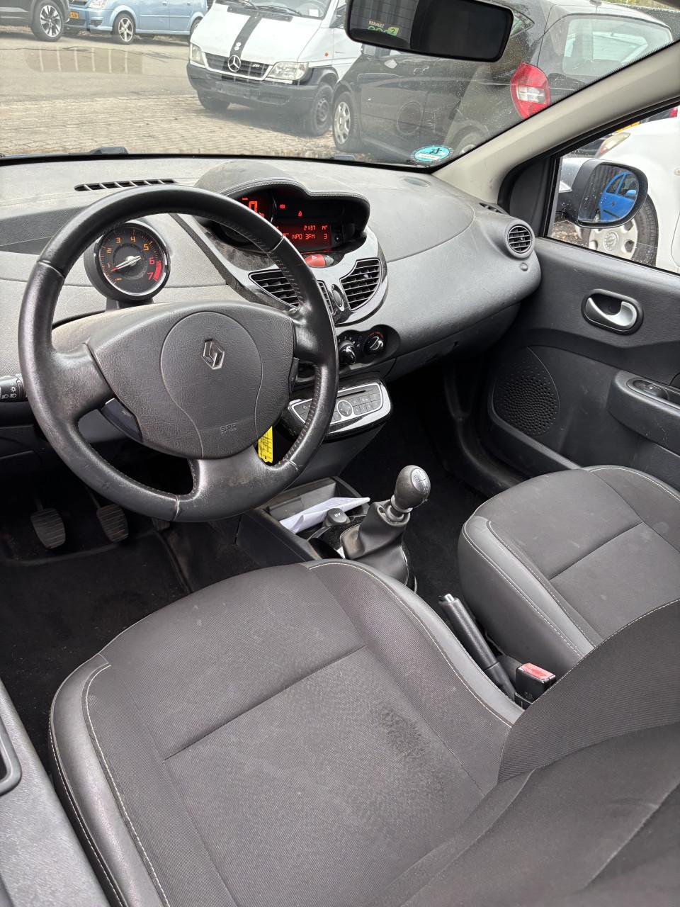 Renault twingo voljaar apk!