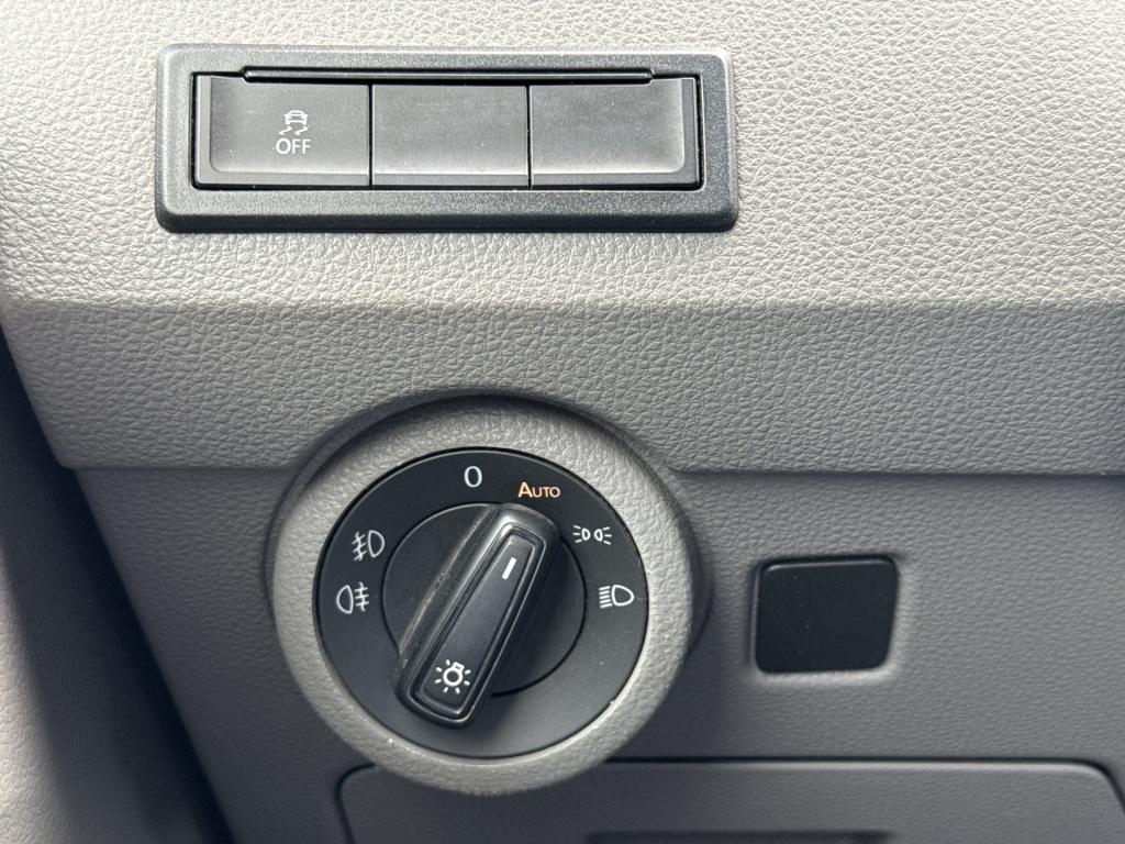Volkswagen Transporter 2.0 tdi l1h1 28 | led | trekhaak | navi | carplay | 