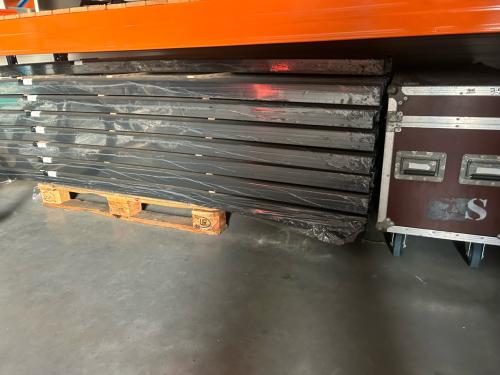 Zwarte en witte plint 70x15 mm