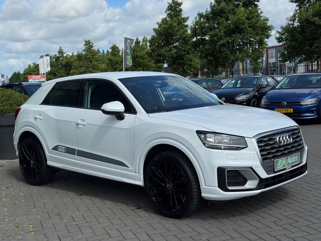 Audi Q2 30 tfsi sport * keyless * stoelverwarming * pdc 2x