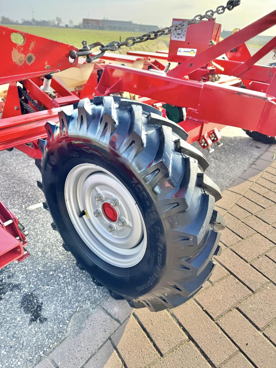 Keverneland 6 rijer bietenzaaier 6x50cm