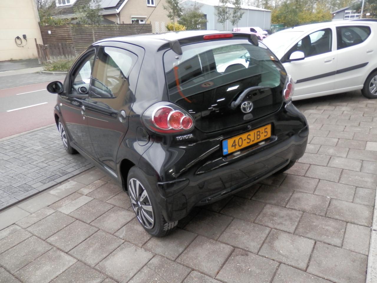 Auto Garant Biedt Aan: Toyota Aygo Comfort Navigator