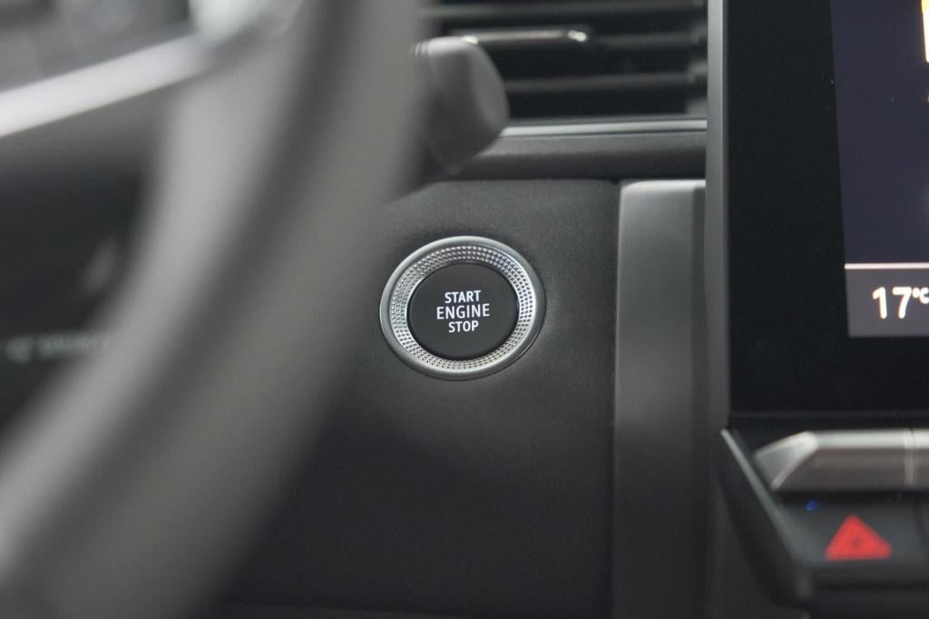 Renault Captur mild hybrid 160 edc techno | camera | navigatie | apple carp