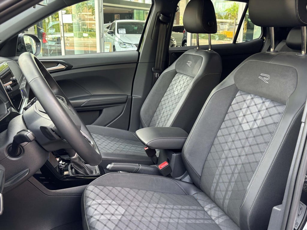 Volkswagen T-cross 1.5 tsi 150pk dsg-7 r-line| trekhaak| camera|navi| uniek