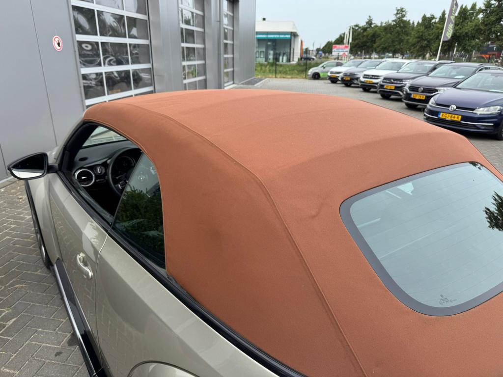 Volkswagen New Beetle cabriolet 2.0 tdi r-line * led * camera * 20 inch