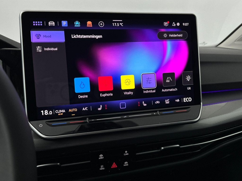 Volkswagen Golf 1.5 ehybrid style edition