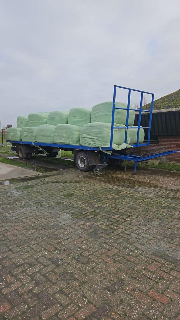 Vooruitbestellen van hooi/kuil en stro nieuwe seizoen