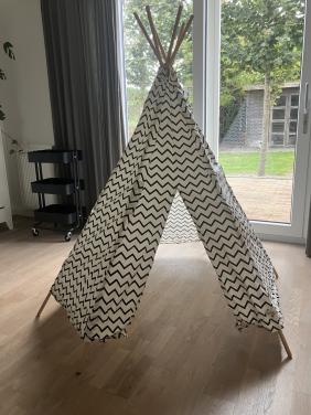 Tipi tent