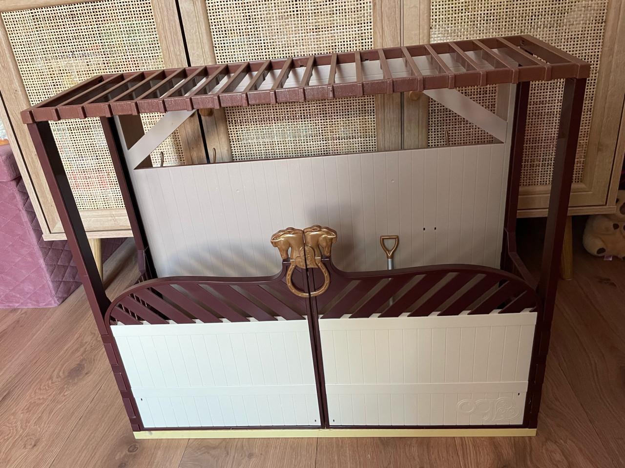 Nieuwe Our Generation paardenstal