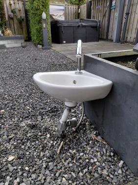 Fonteintje  met kraan ( grohe)