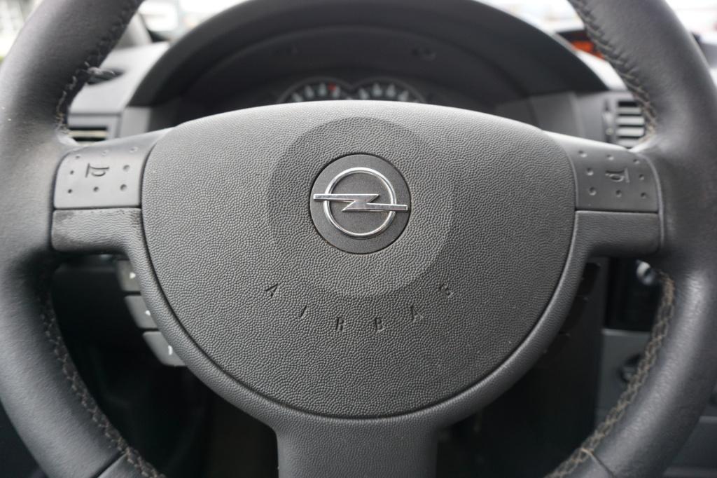 Opel Meriva 1.6-16v cosmo automaat - airco / navi / elektr. ramen / parkeer