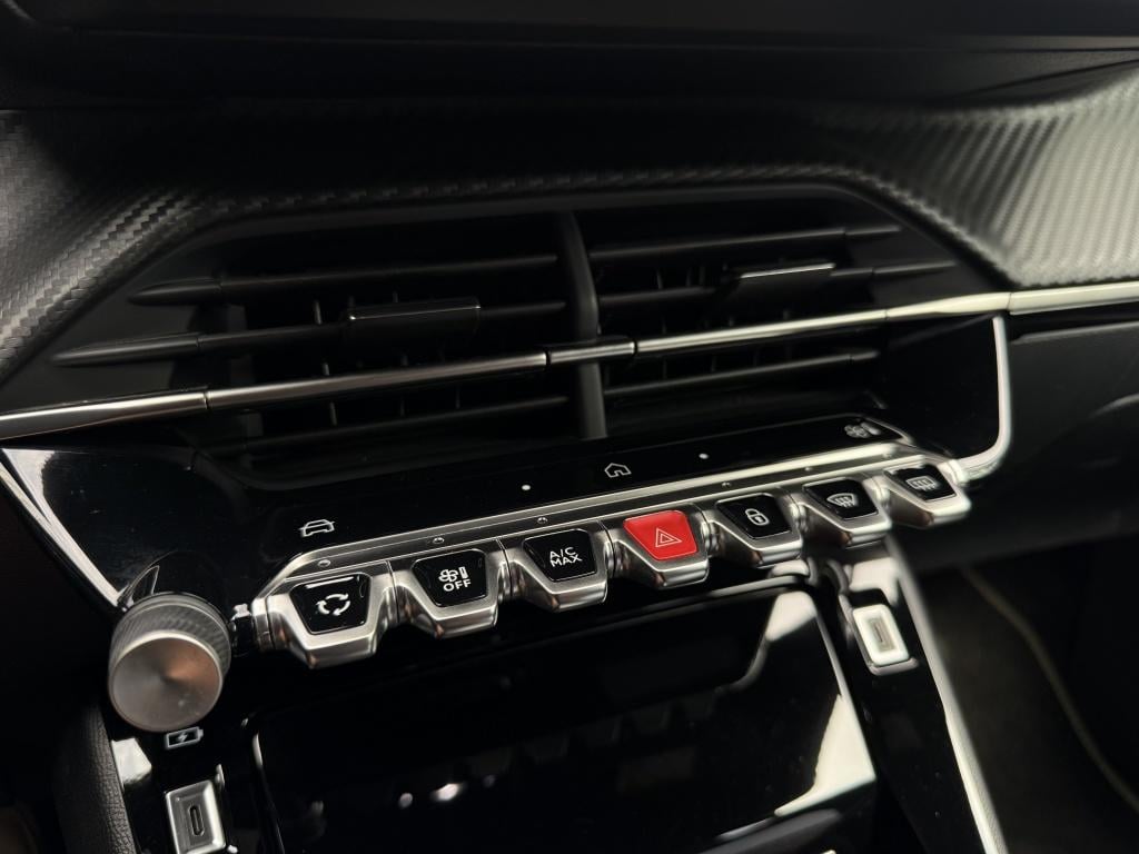 Peugeot 2008 1.2 hybrid 136 gt