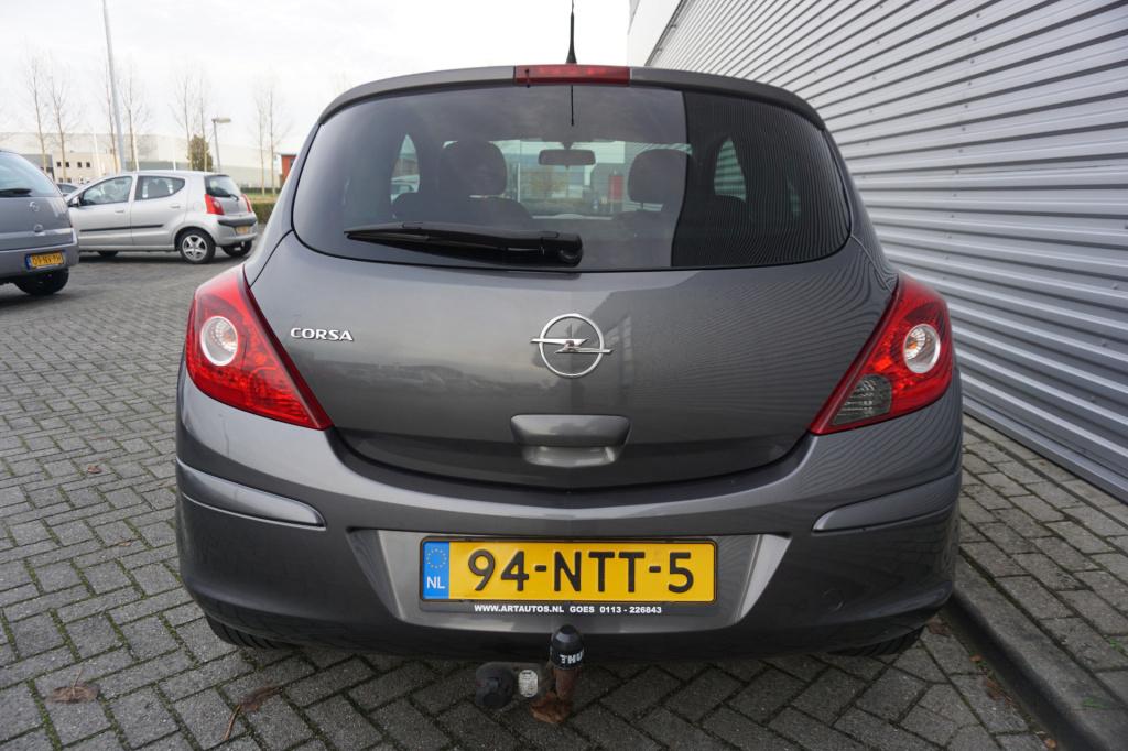 Opel Corsa 1.4-16v '111' edition airco / elektr. ramen / cruise / trekhaak