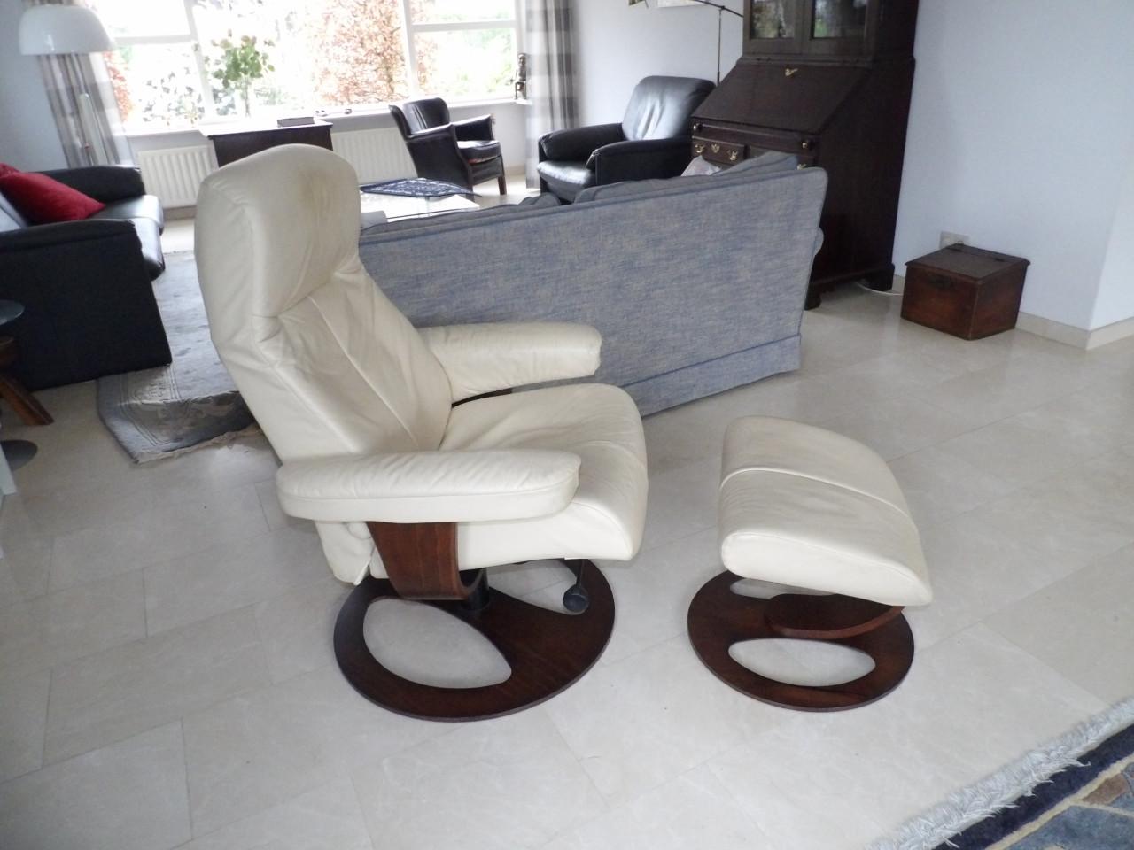 Lederen verstelbare stoel met poef