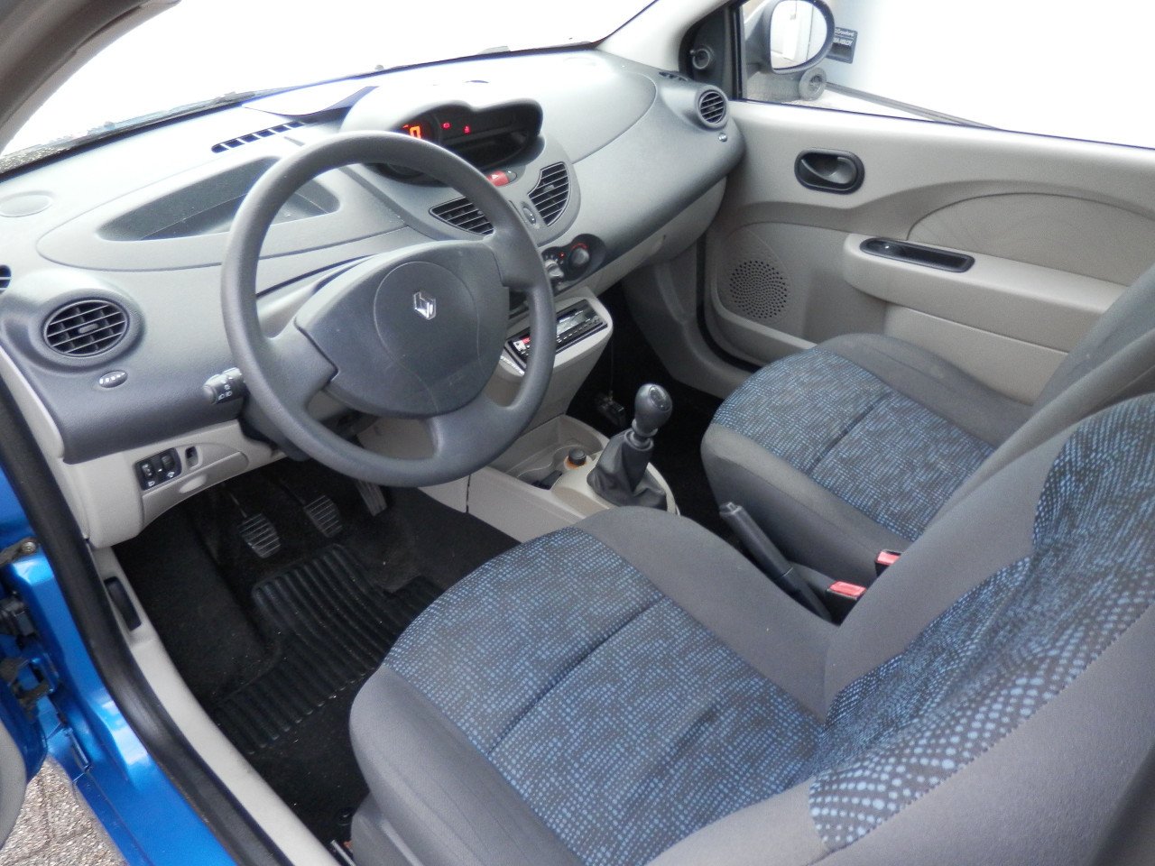 Auto Garant Biedt Aan: Renault Twingo 1.2 Authentique