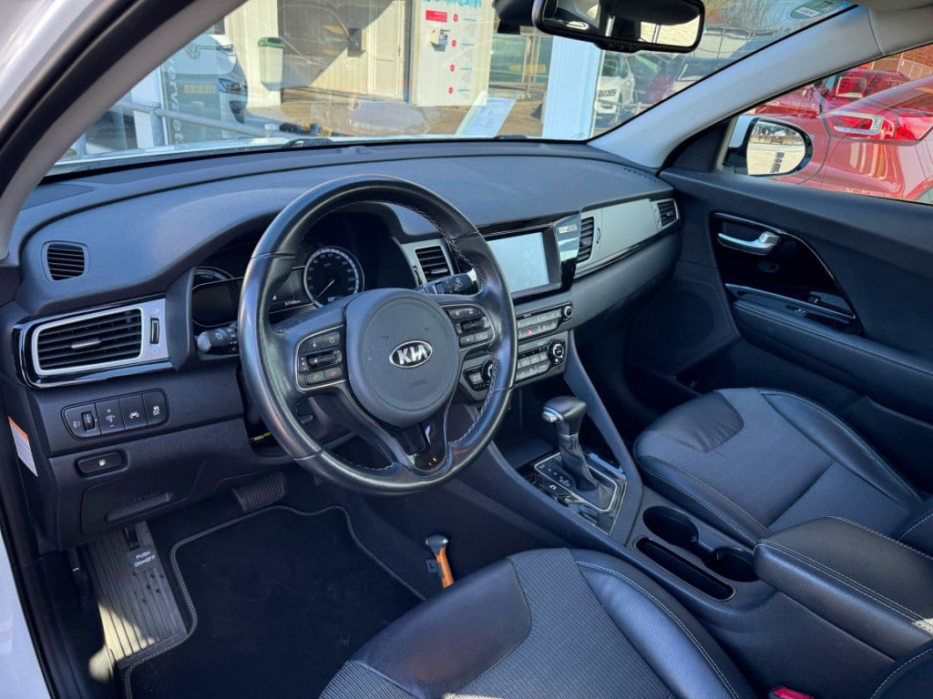 Kia Niro 1.6 gdi hybrid first edition