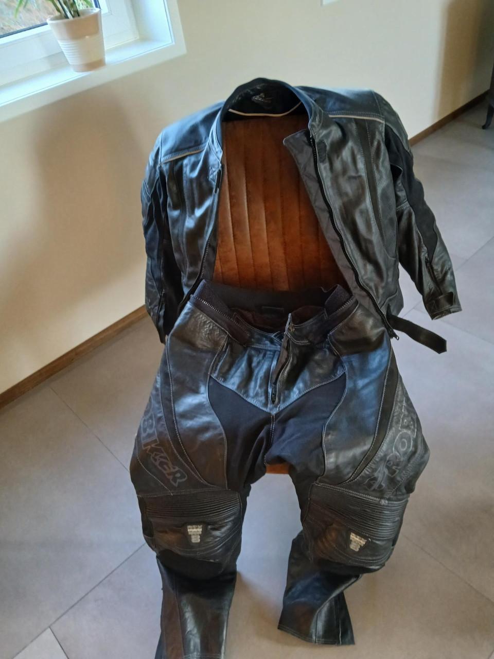 Leren damescombi compleet met helm en laarzen.