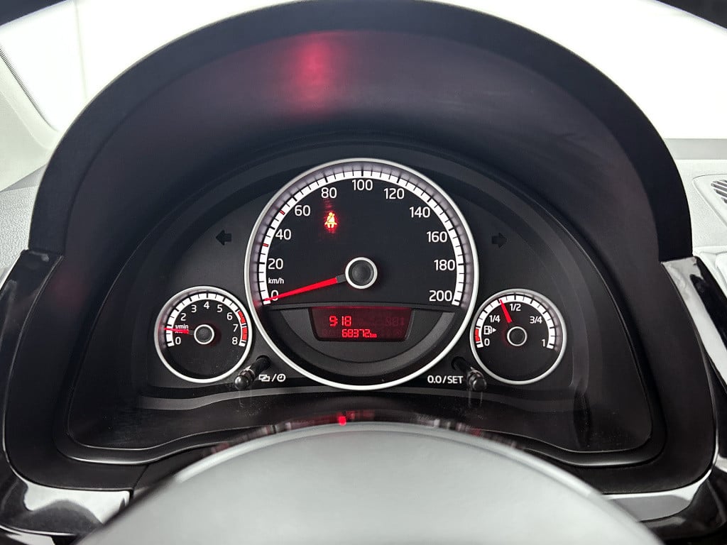 Volkswagen UP! 1.0 high up! bluemotion | 1e eigenaar | trekaak |