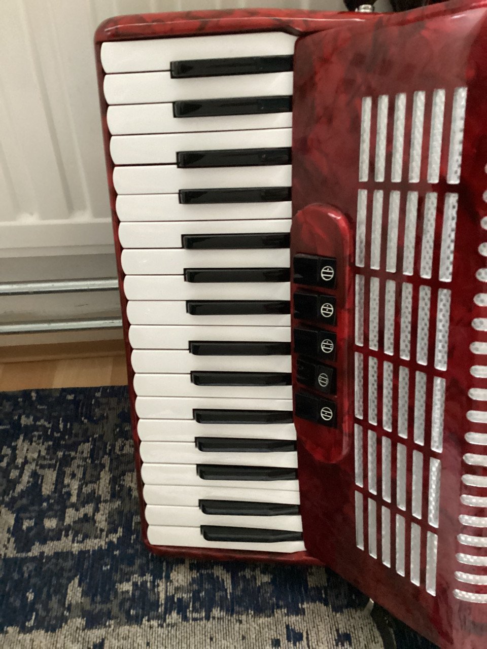ACCORDEON. 80 BAS