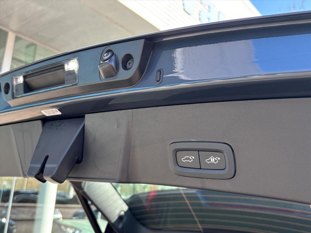 Volvo XC40 b4 197pk mild hybrid aut plus dark| 1e eigenaar|nl auto| rijklaa