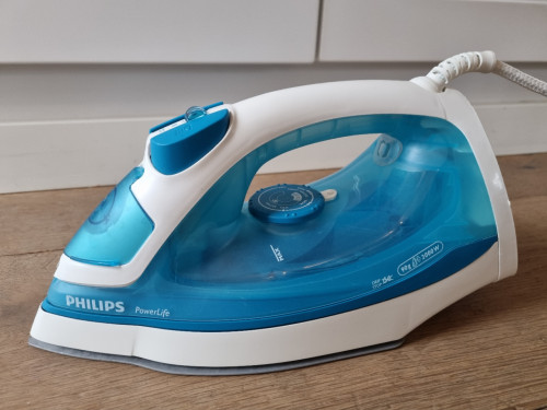 Philips Powerlife strijkijzer Type GC 291020BI € 10,-
