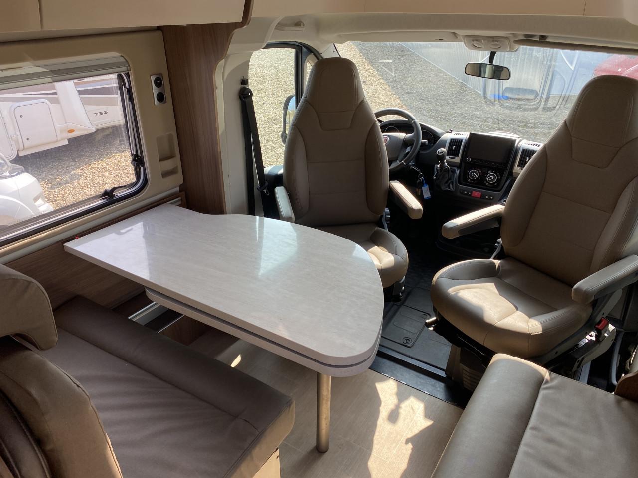 Burstner BT 6641 - Half-integraal camper - Op 🚐 Fiat  Ducato basis