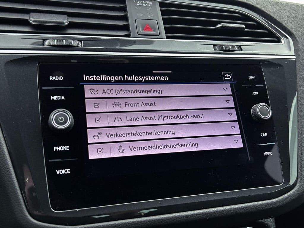 Volkswagen Tiguan 1.5 tsi r-line | automaat | lmv | panorama dak | climate 