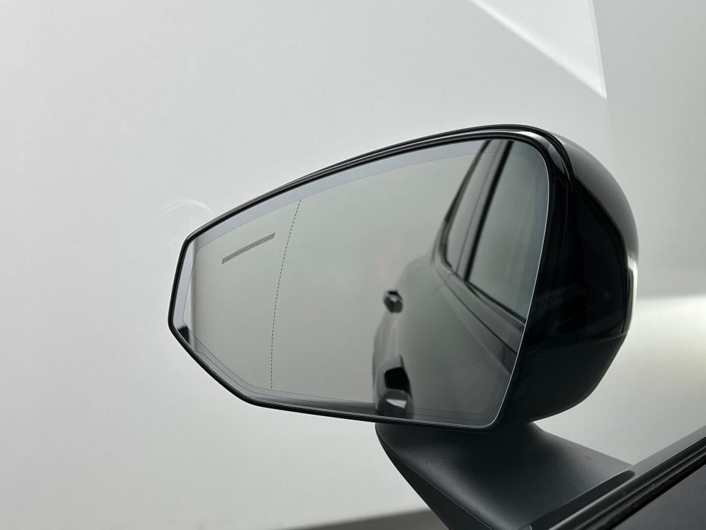 Volvo Ex30 p5 long range ultra black edition