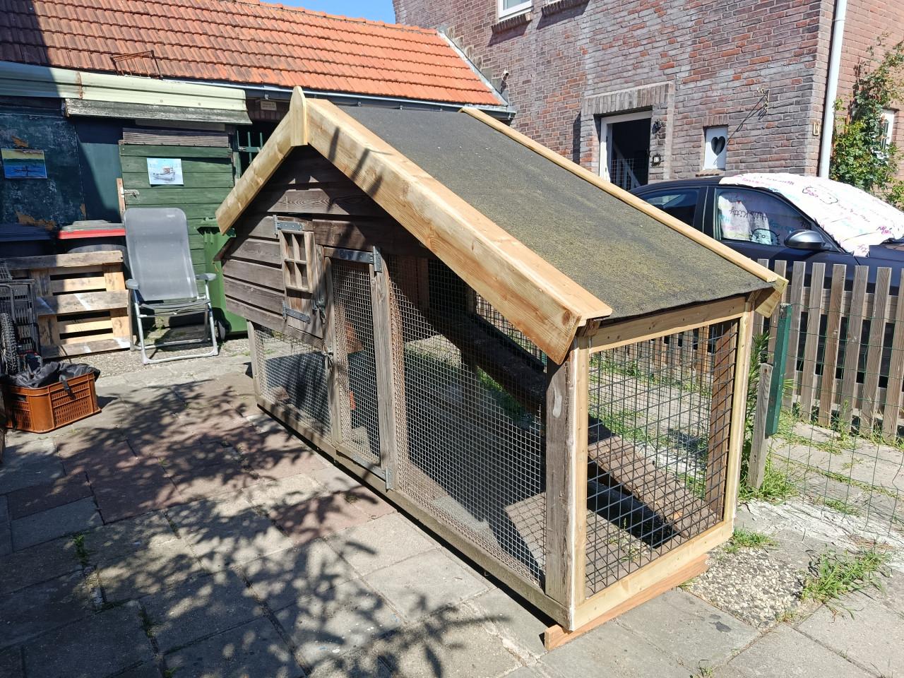 Groot kippen/knaagdieren hok