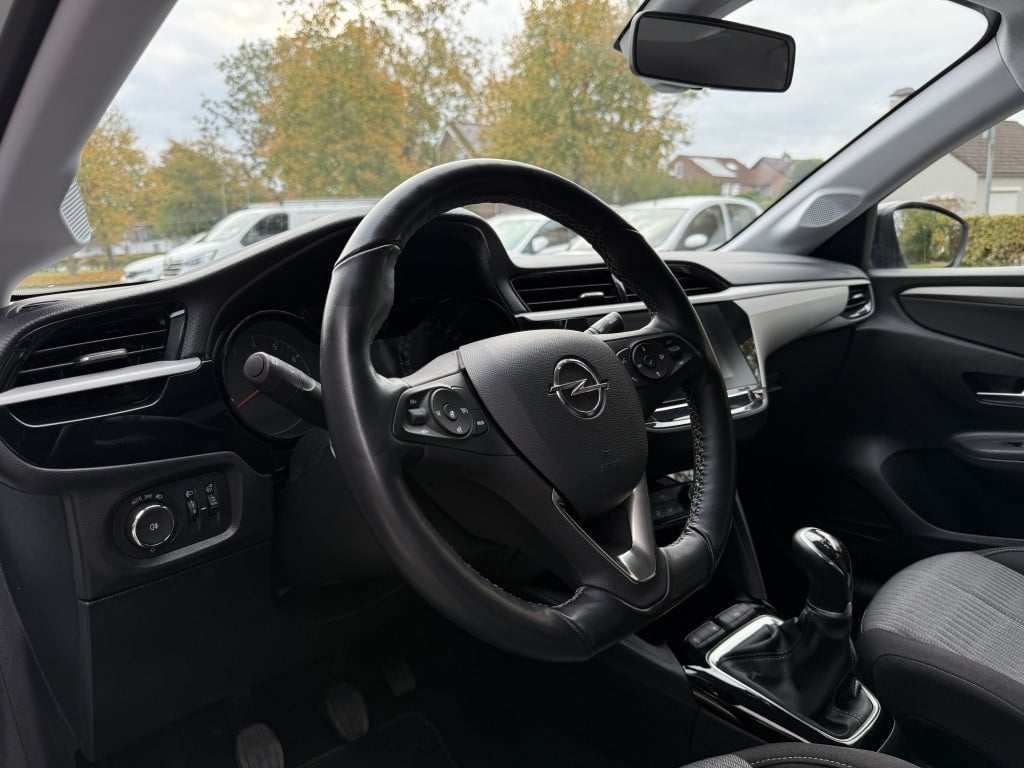 Opel Corsa 1.2 edition // stoel & stuurverwarming //