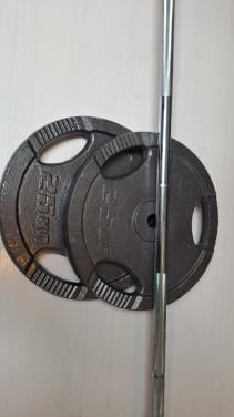 Halterstang met 2x 25kg gietijzer gewichten 30mm. Dumbbells. Pull-up bar