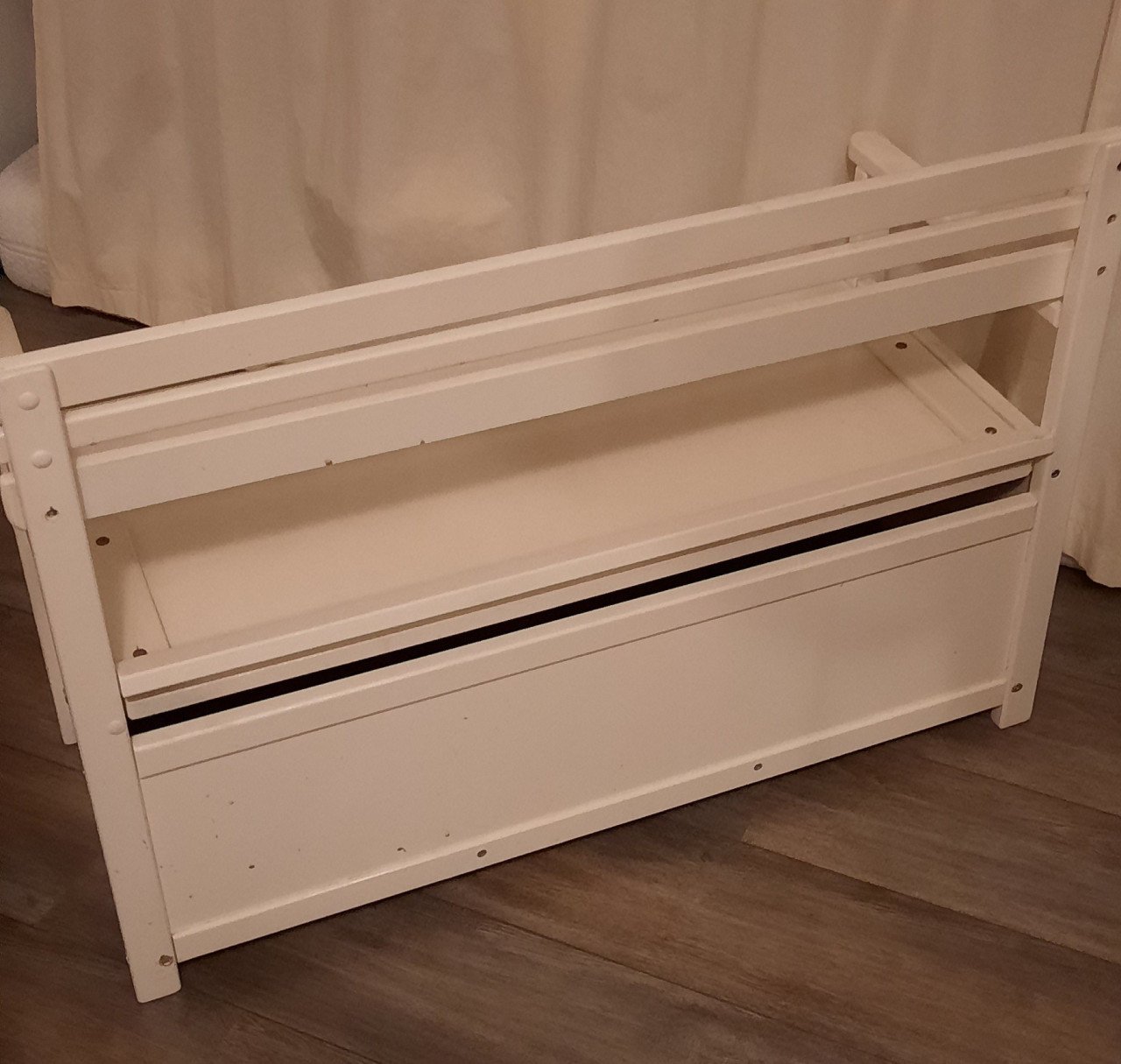 Kinderbankje met klep en opbergruimte
